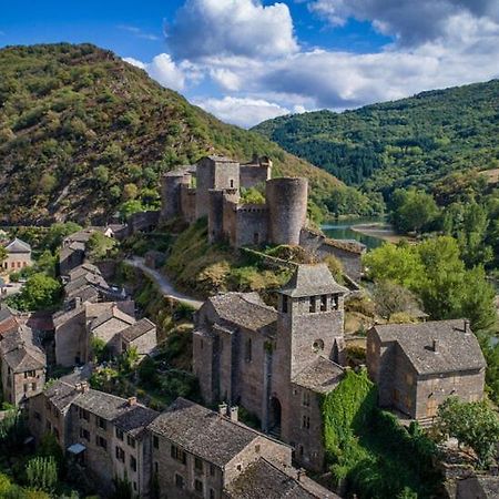 Hotel Restaurant Le Relays Du Chasteau - Logis Hotel Brousse-le-Chateau ภายนอก รูปภาพ
