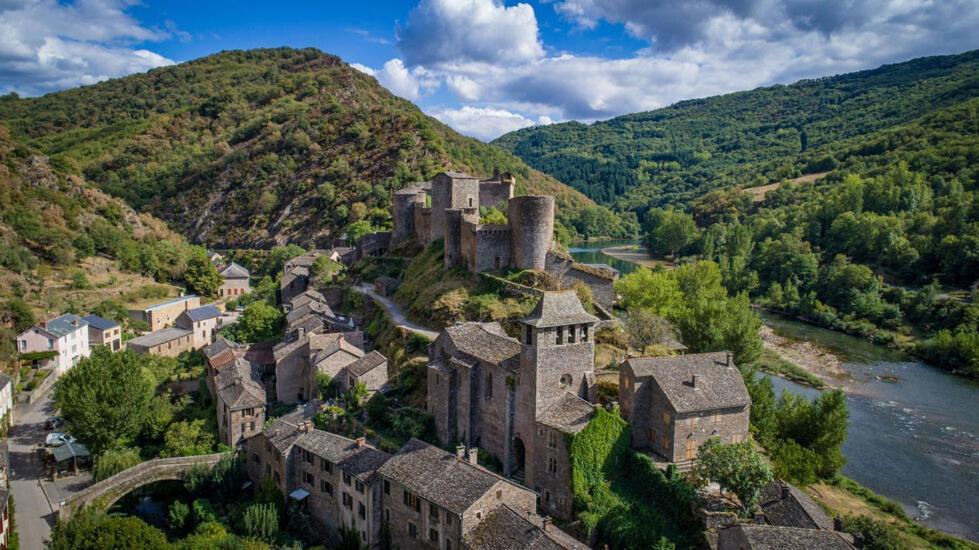 Hotel Restaurant Le Relays Du Chasteau - Logis Hotel Brousse-le-Chateau ภายนอก รูปภาพ
