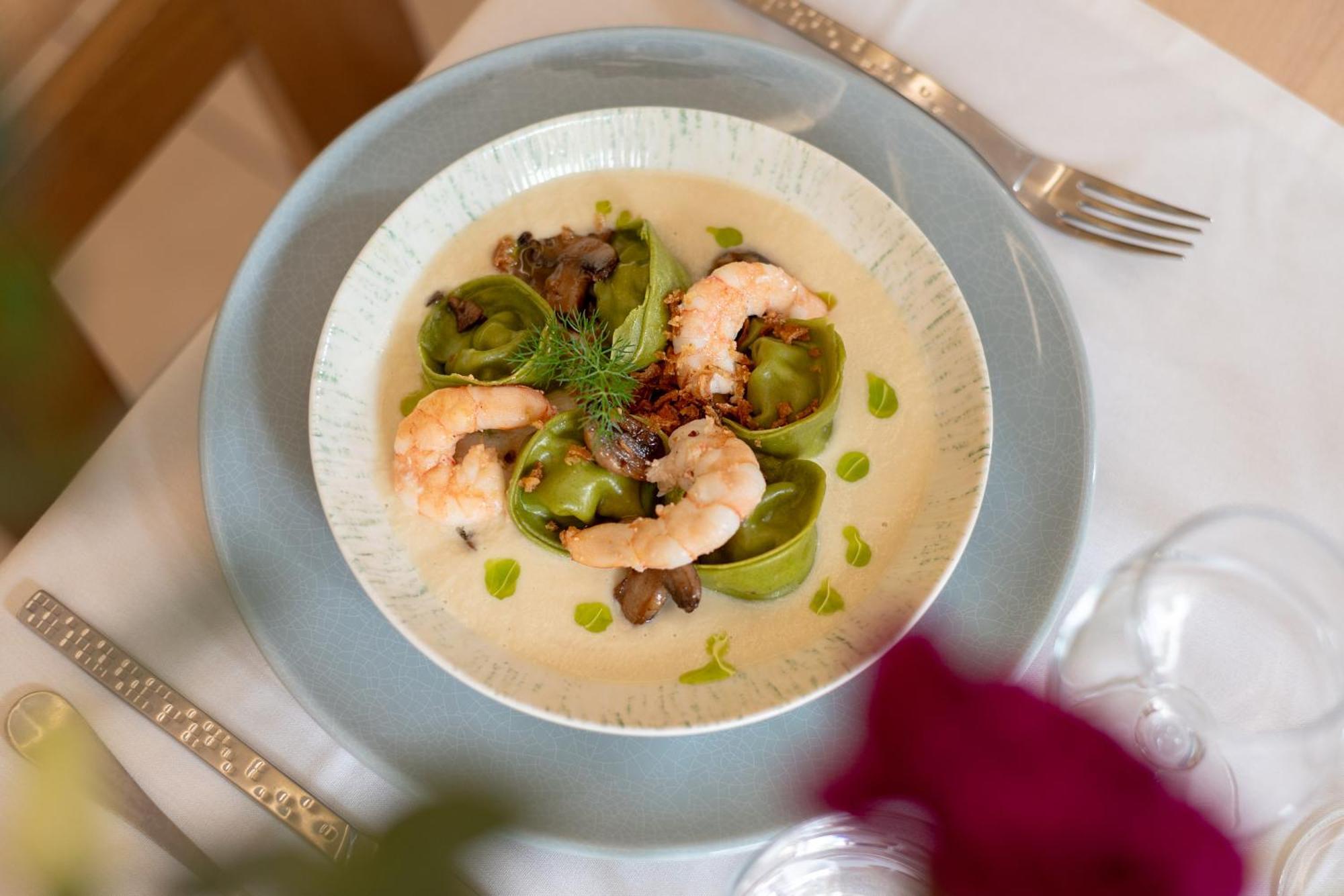 Hotel Restaurant Le Relays Du Chasteau - Logis Hotel Brousse-le-Chateau ภายนอก รูปภาพ
