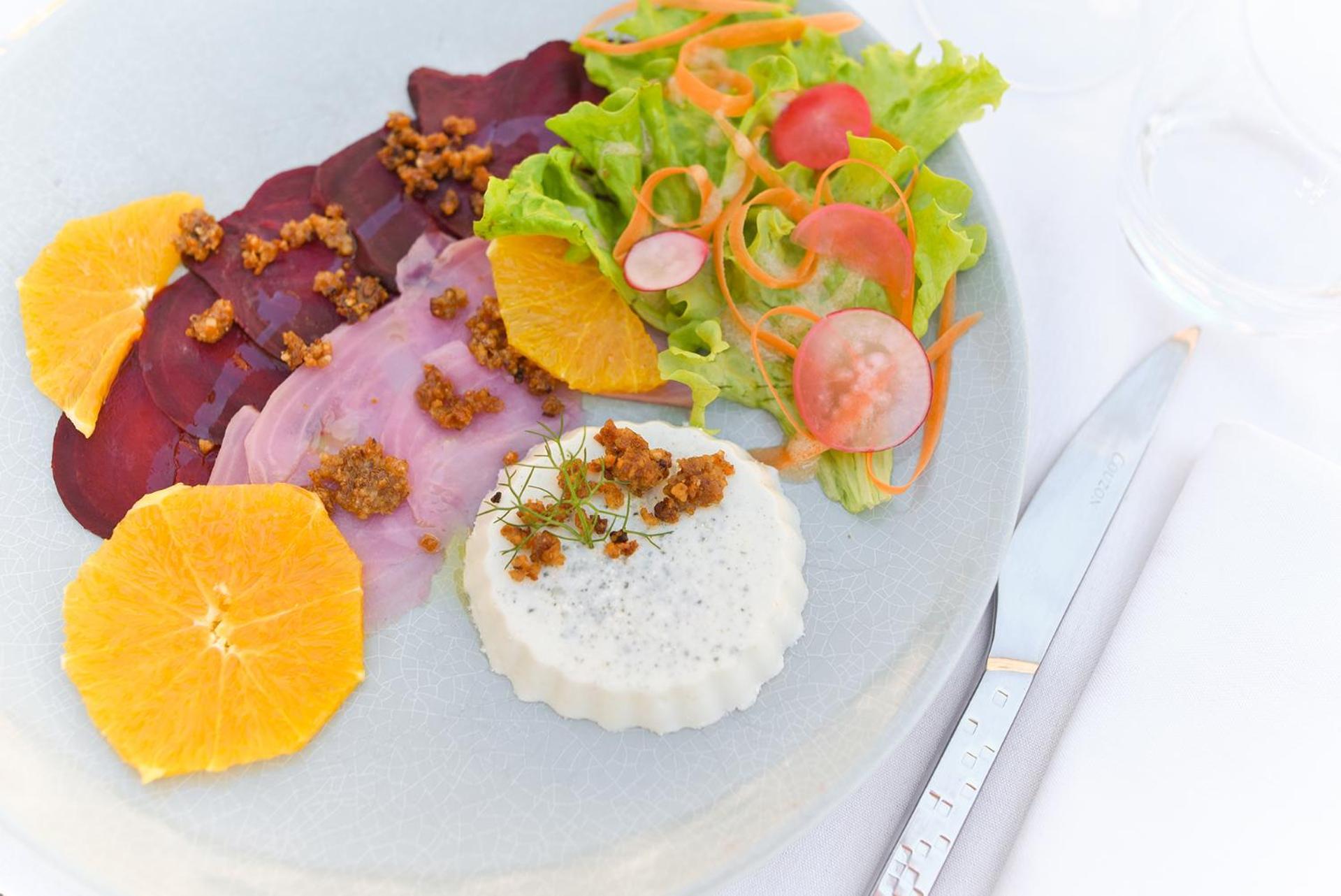 Hotel Restaurant Le Relays Du Chasteau - Logis Hotel Brousse-le-Chateau ภายนอก รูปภาพ