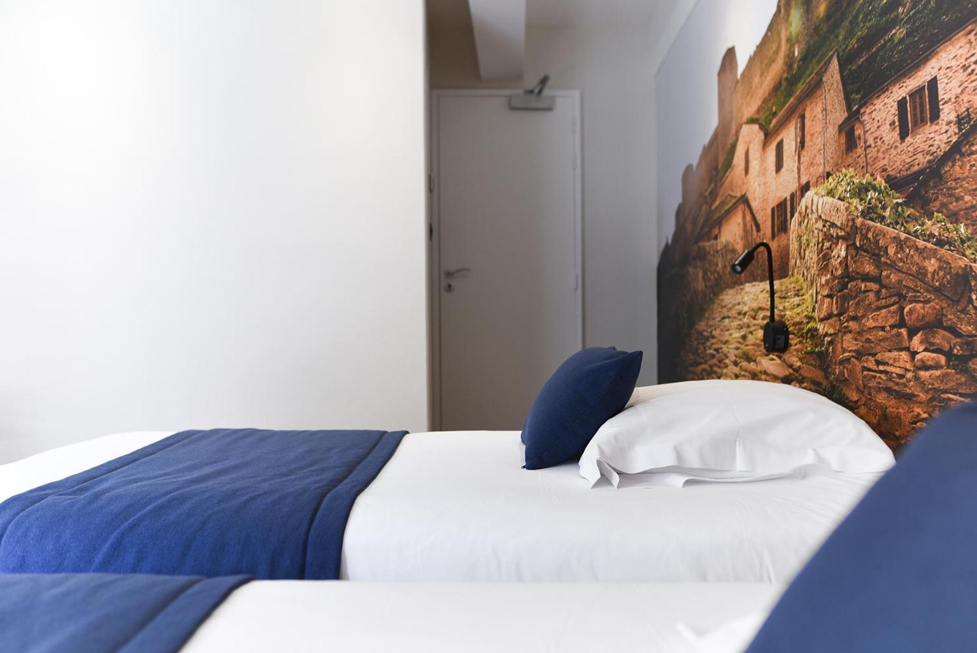 Hotel Restaurant Le Relays Du Chasteau - Logis Hotel Brousse-le-Chateau ภายนอก รูปภาพ