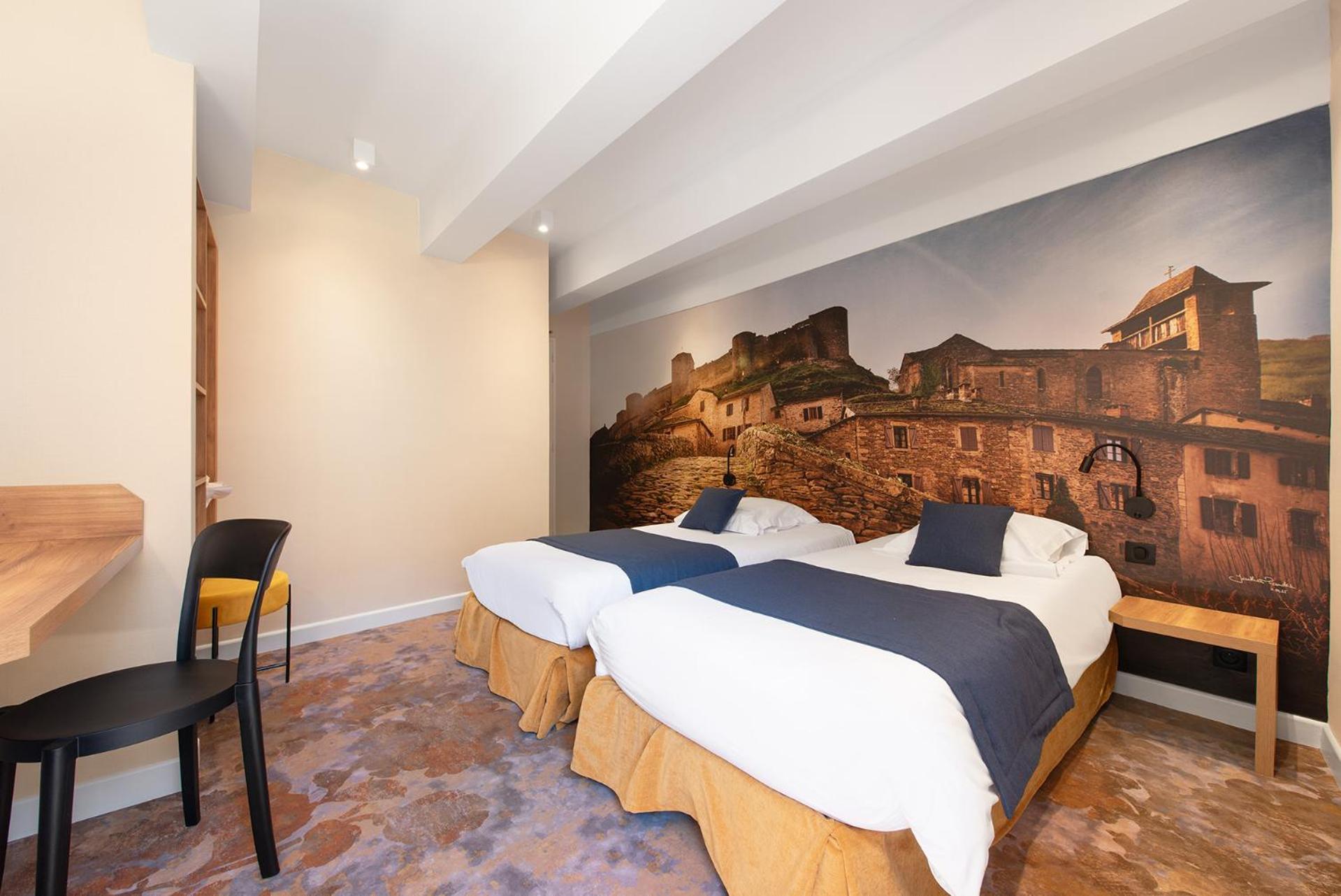 Hotel Restaurant Le Relays Du Chasteau - Logis Hotel Brousse-le-Chateau ภายนอก รูปภาพ