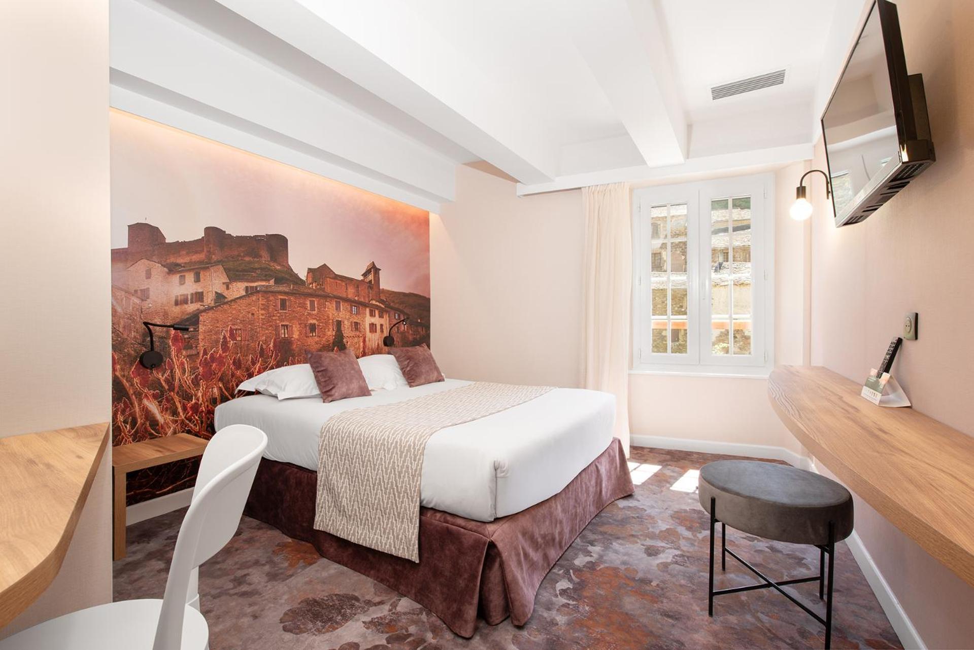 Hotel Restaurant Le Relays Du Chasteau - Logis Hotel Brousse-le-Chateau ภายนอก รูปภาพ
