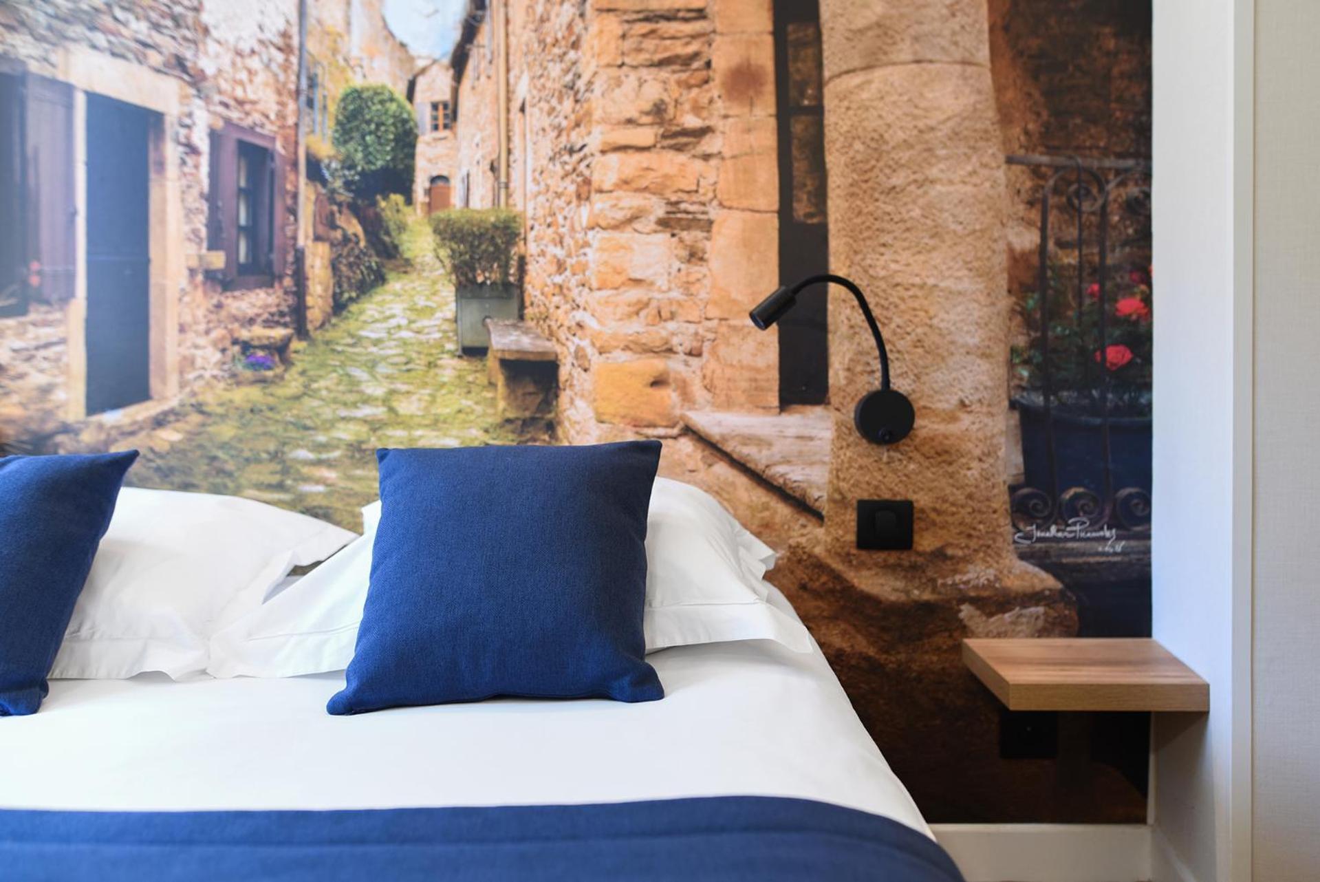Hotel Restaurant Le Relays Du Chasteau - Logis Hotel Brousse-le-Chateau ภายนอก รูปภาพ