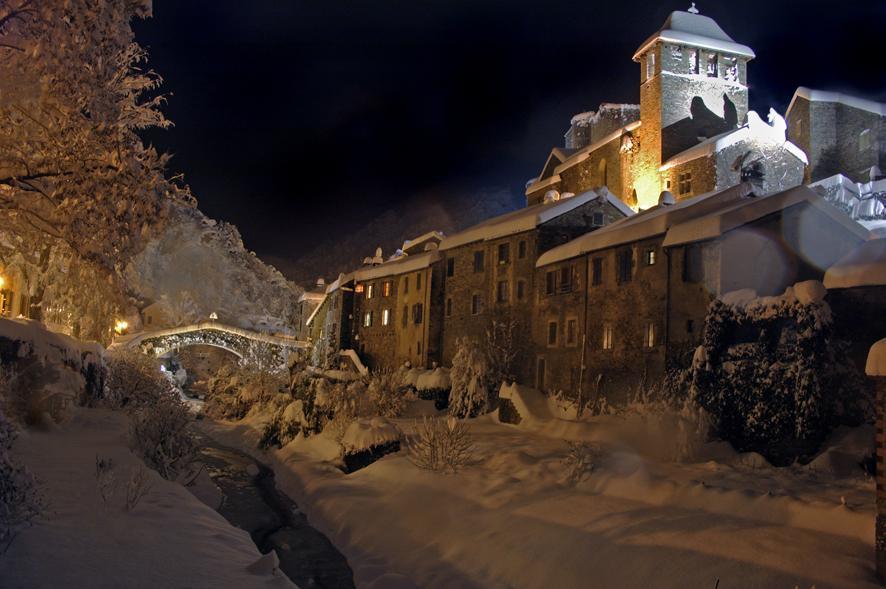 Hotel Restaurant Le Relays Du Chasteau - Logis Hotel Brousse-le-Chateau ภายนอก รูปภาพ