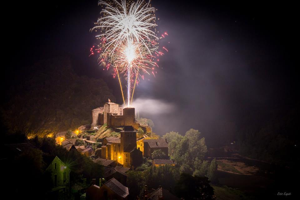 Hotel Restaurant Le Relays Du Chasteau - Logis Hotel Brousse-le-Chateau ภายนอก รูปภาพ